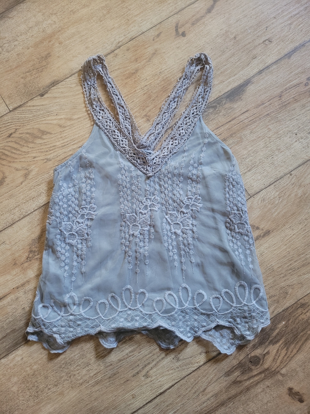 Rue21 Light Gray Lace-Trim Embroidered Camisole
